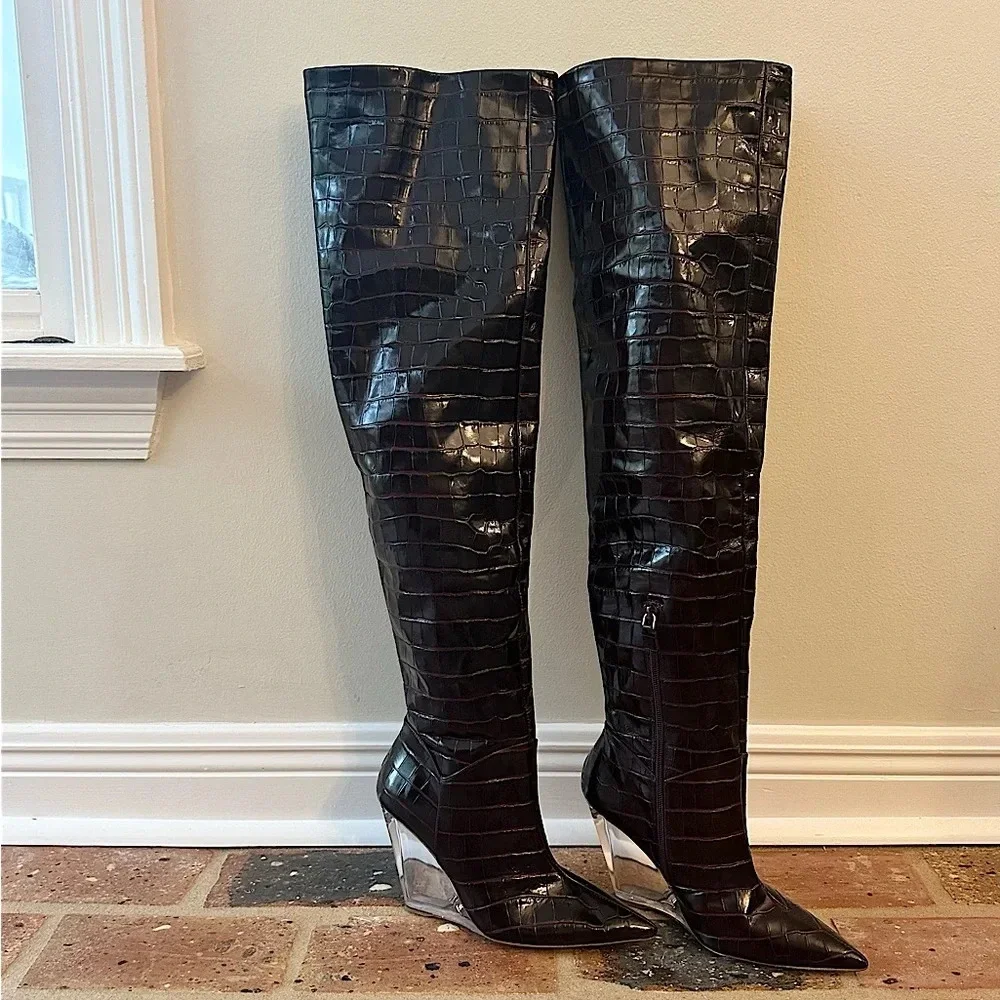 STUART WEITZMAN BURGUNDY LUCITE 100 WEDGE BOOT NWOT Size 7.5